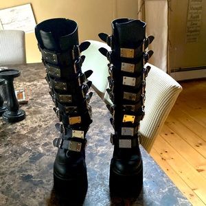 Damned destiny platform boots